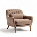 Poltrona de tecido em tom beige com medidas de 80 x 80 x 85cm